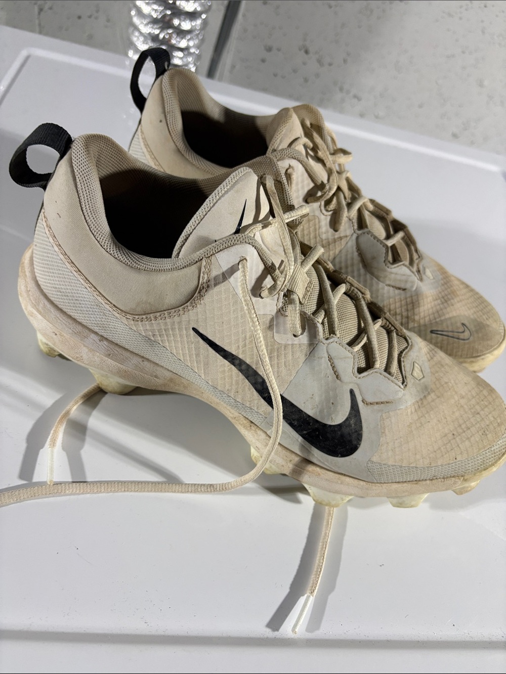 Nike Beige and Black Baseball Cleats